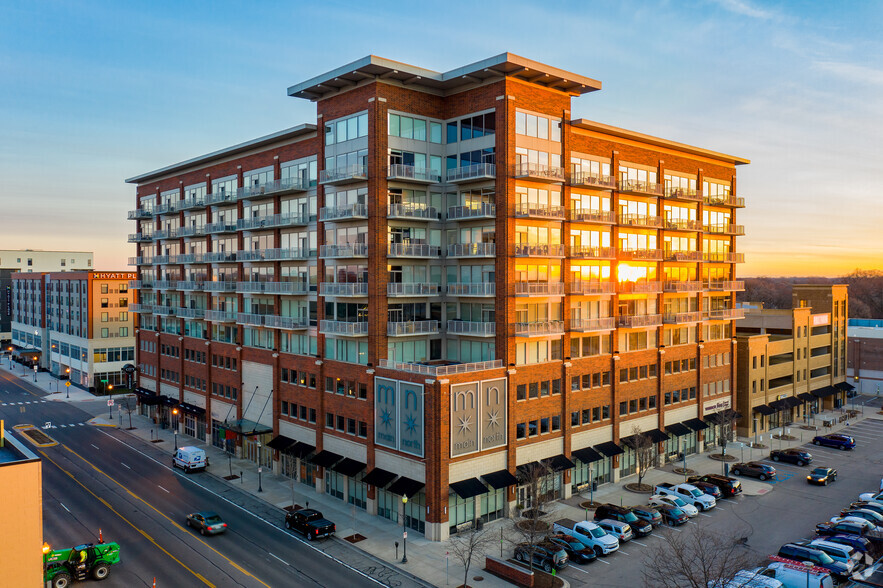 Primary Photo Of 360 N Main St, Royal Oak Apartments For Lease