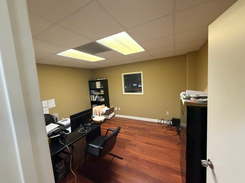 More Photos Of 2248-2252 NW 93rd Ave, Miami Warehouse For Sale