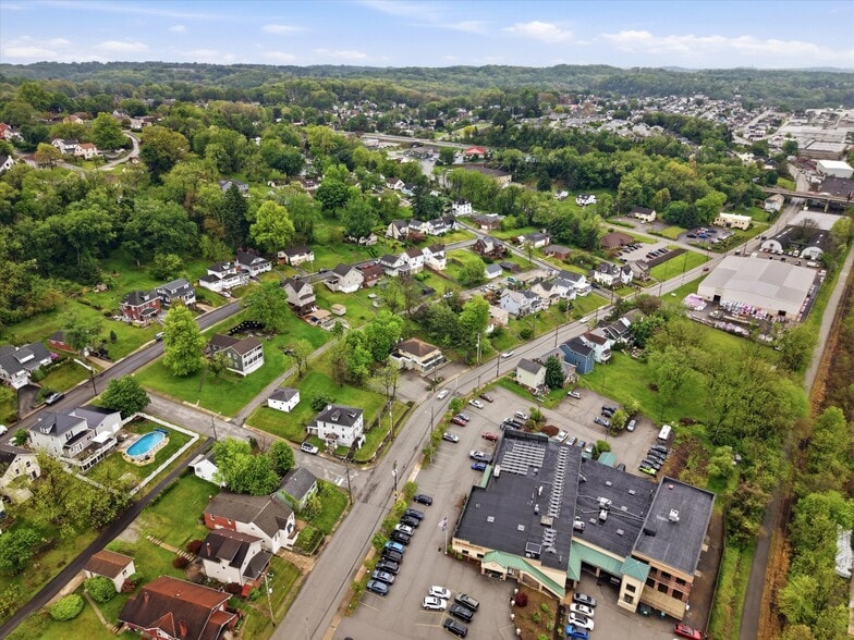 More Photos Of 1017 Highland Ave, Greensburg Restaurant For Sale