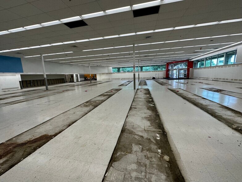 More Photos Of 3917 N Nebraska Ave, Tampa Freestanding For Lease