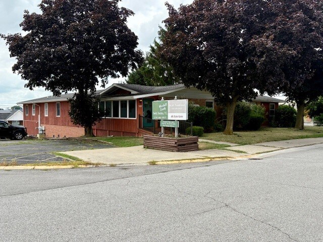 More Photos Of 127 S Stewart St, Bremen Office For Sale