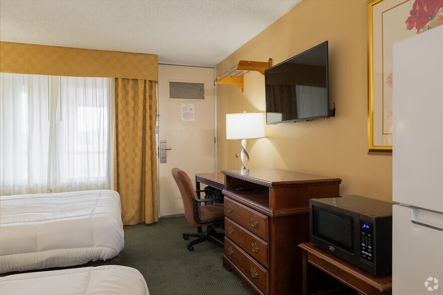 More Photos Of 1399 Bench Rd, Pocatello Hotel For Sale
