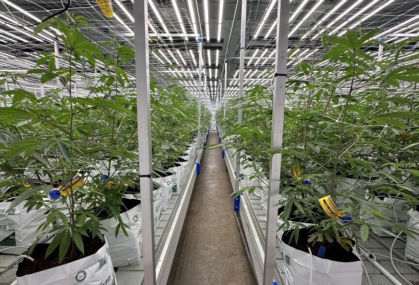 More Photos Of 947 N Buffington Rd, Sallisaw Warehouse For Sale