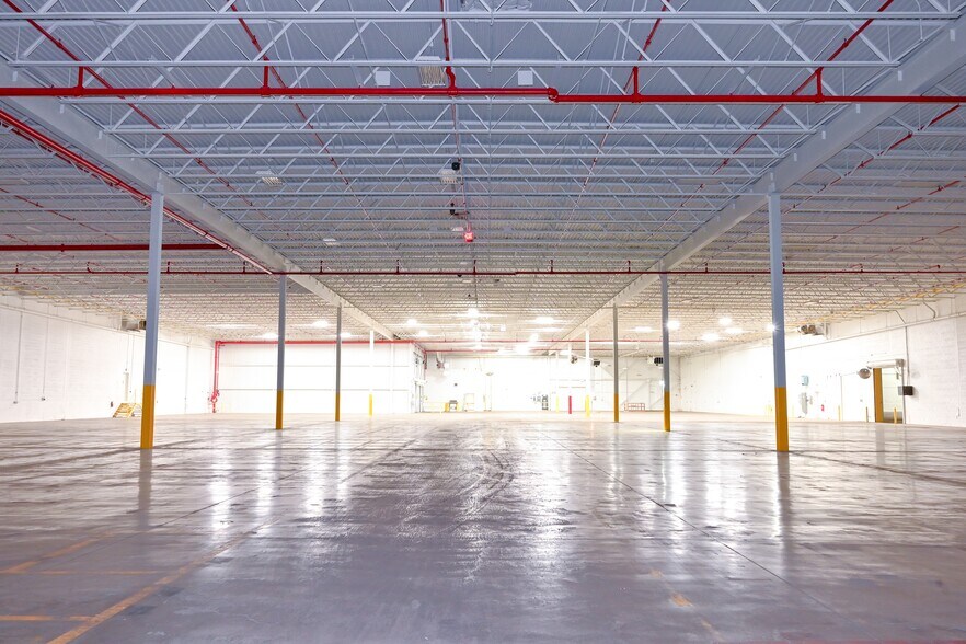 More Photos Of 505 Libby St, Waupun Manufacturing For Lease