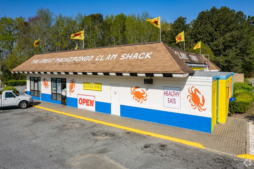 Primary Photo Of 6468 Lankford Hwy, Nassawadox Restaurant For Sale