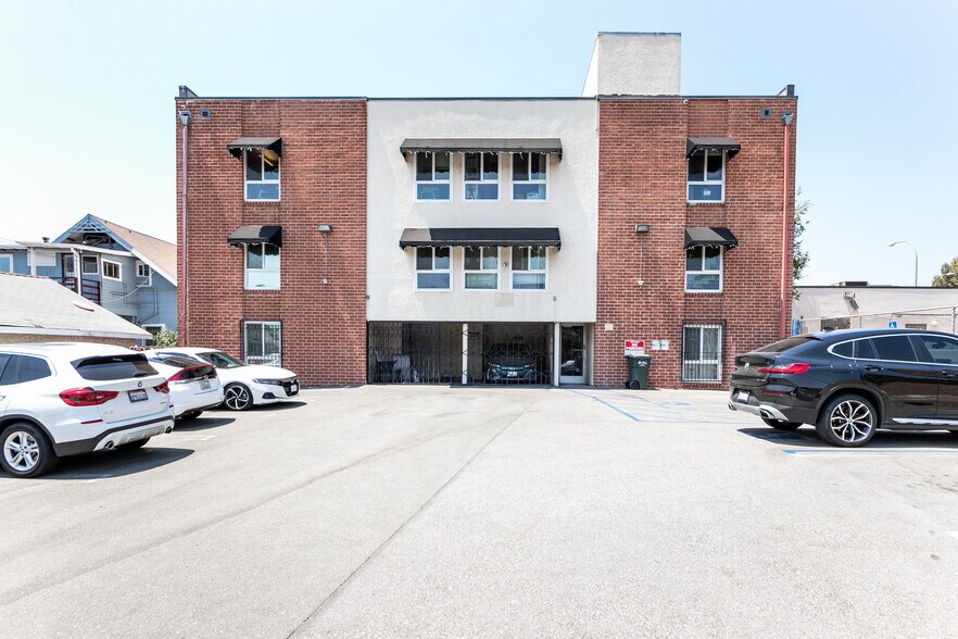 More Photos Of , Pasadena Unknown For Sale