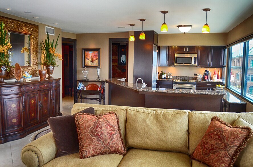More Photos Of 126 E Main Plz, San Antonio Apartments For Sale
