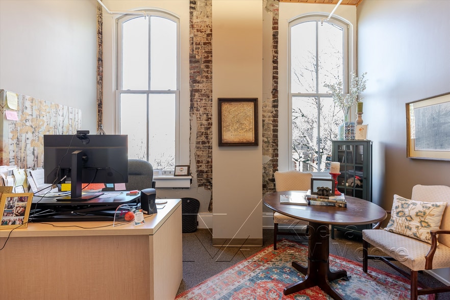 More Photos Of 17 Market Sq, Knoxville Storefront Retail Office For Sale