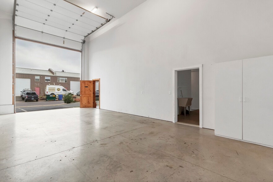 More Photos Of 3603-3633 Candlewood Ct NE, Keizer Warehouse For Sale