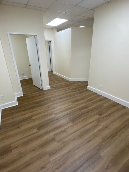More Photos Of 370 E 149th St, Bronx Office For Lease