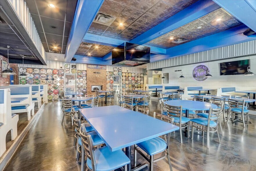 More Photos Of 10950 W Good Hope Rd, Milwaukee Restaurant For Sale