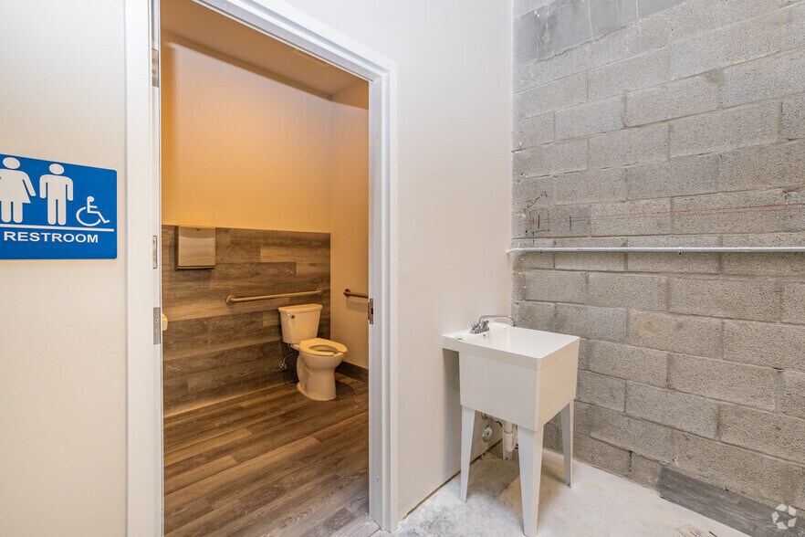 More Photos Of 23701 SW 132nd Ave, Homestead Warehouse For Lease