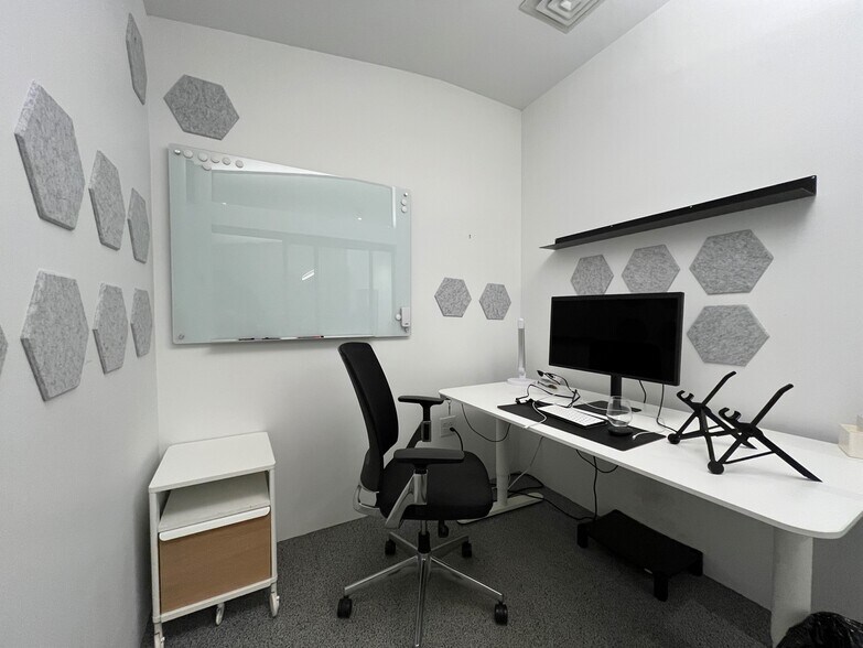 More Photos Of 1790 Gaylord St, Denver Apartments For Lease