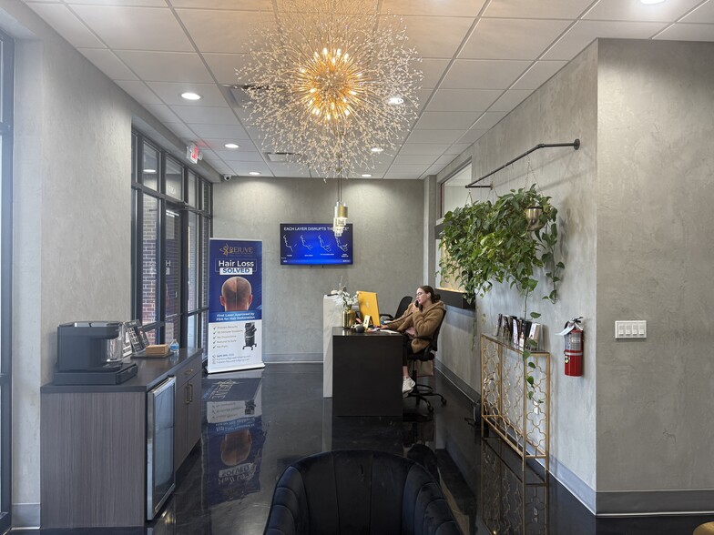 More Photos Of 9040 Carothers Pky, Franklin Storefront For Lease