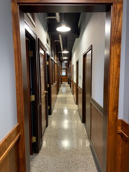 More Photos Of 202 Miley Ave, Indianapolis Manufacturing For Lease