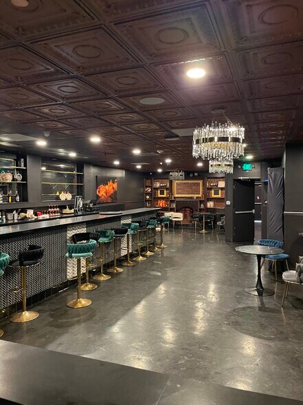 More Photos Of 300 Pacific Coast Hwy, Huntington Beach Office For Lease