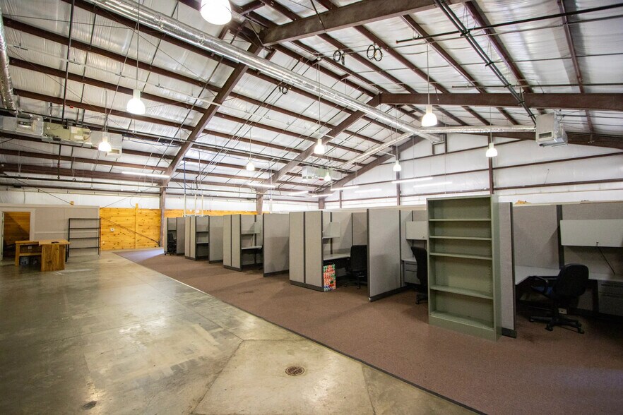 More Photos Of 322 Little Brooke Ln, West Columbia General Retail For Lease