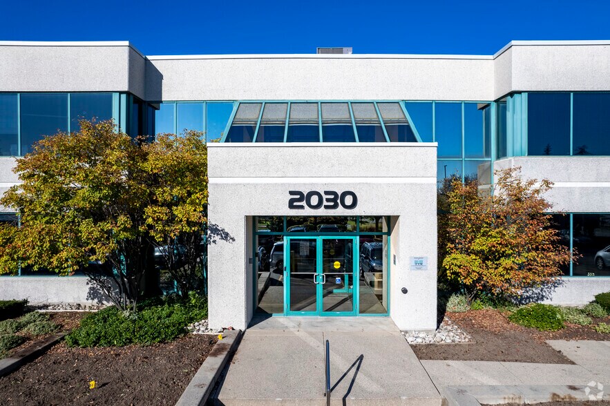 More Photos Of 2030 Bristol Cir, Oakville Office For Lease