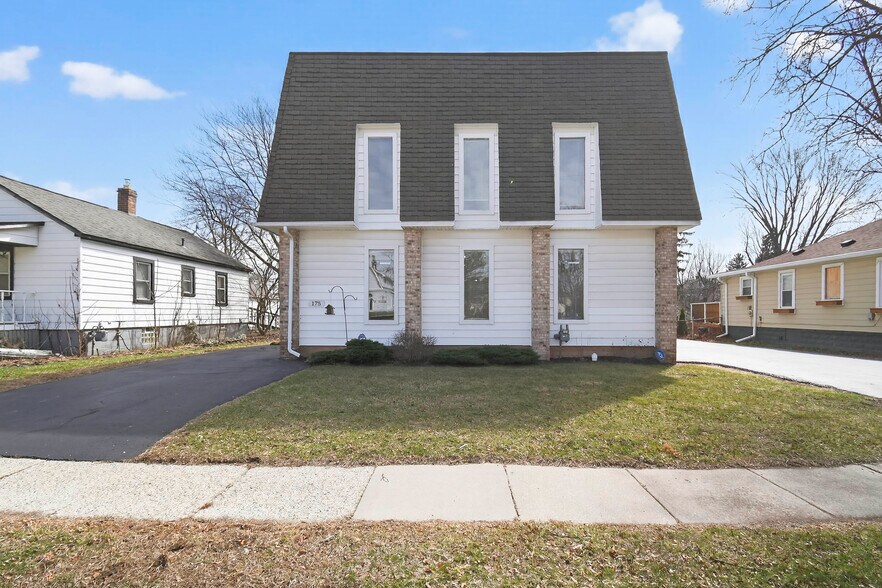 More Photos Of 175 2nd St, Belleville Office For Sale