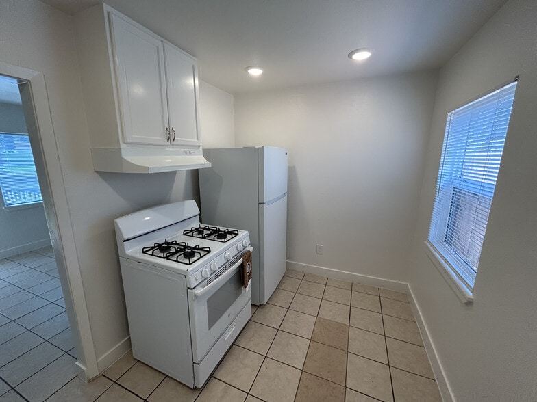 More Photos Of 2517 E Harding Way, Stockton Apartments For Sale