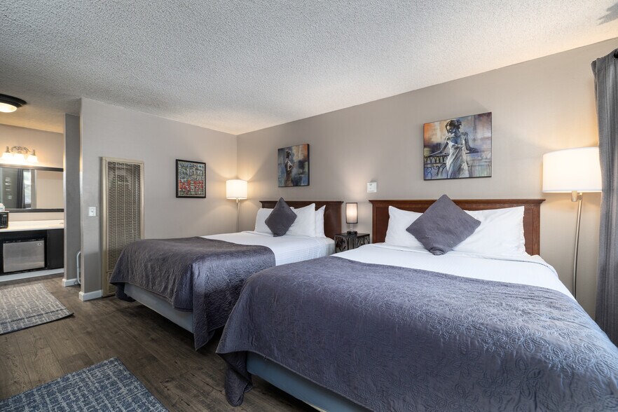 More Photos Of 1072 Ski Run Blvd, South Lake Tahoe Hotel For Sale
