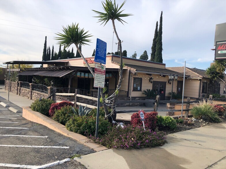 More Photos Of 1964 W Foothill Blvd, Upland Restaurant For Sale