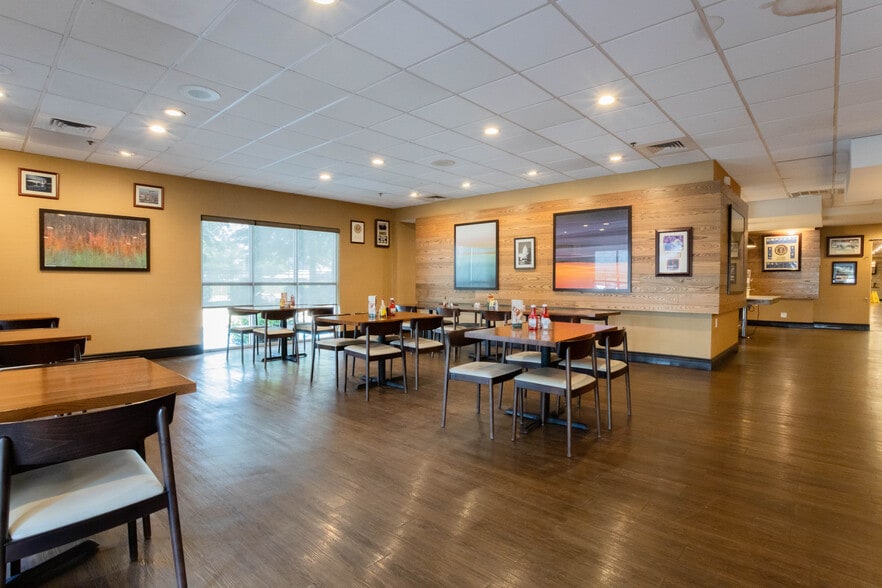 More Photos Of 600 Interstate 30, Little Rock Hotel For Sale