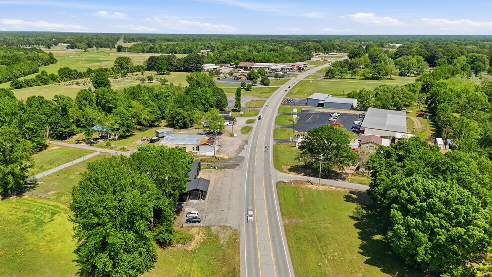 More Photos Of 702 W Dewitt Henry Dr, Beebe Freestanding For Sale