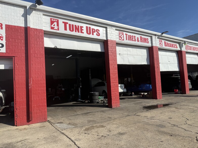 More Photos Of 1016 S Main St, Fort Worth Auto Repair For Sale
