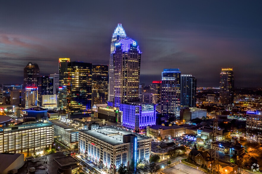More Photos Of 214 N Tryon St, Charlotte Office For Lease