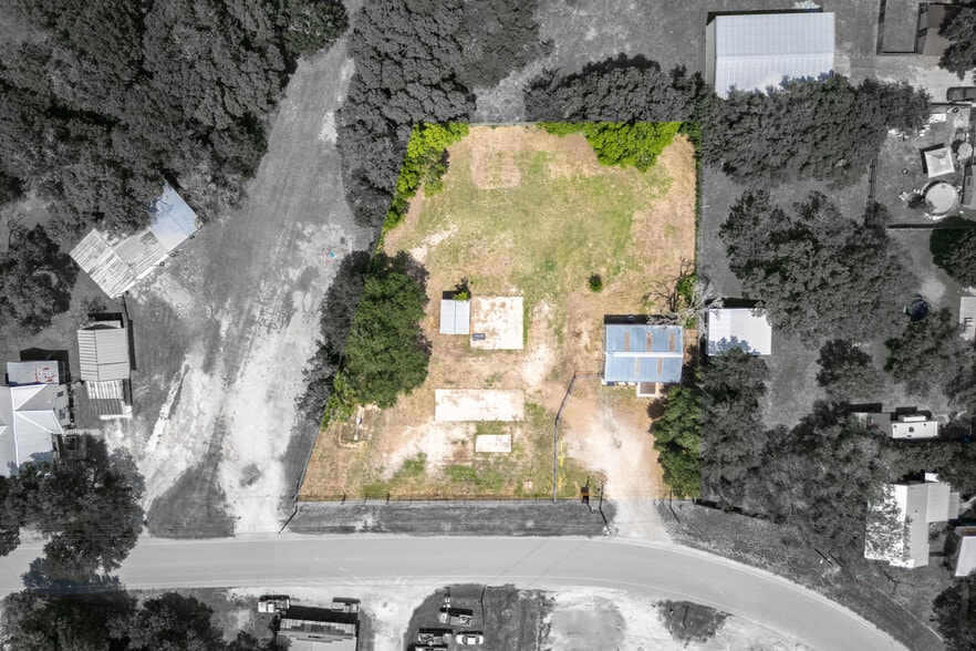 More Photos Of 530 Seydler st, Gonzales Office For Sale