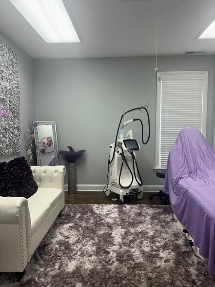 More Photos Of 609 Executive Plz, Fayetteville Medical For Sale
