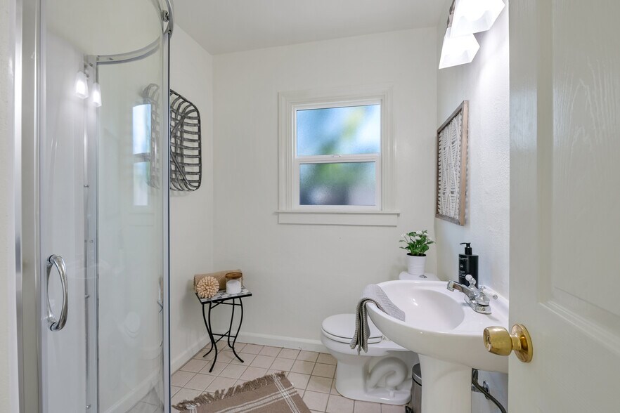 More Photos Of 596 1st St W, Sonoma Office For Lease