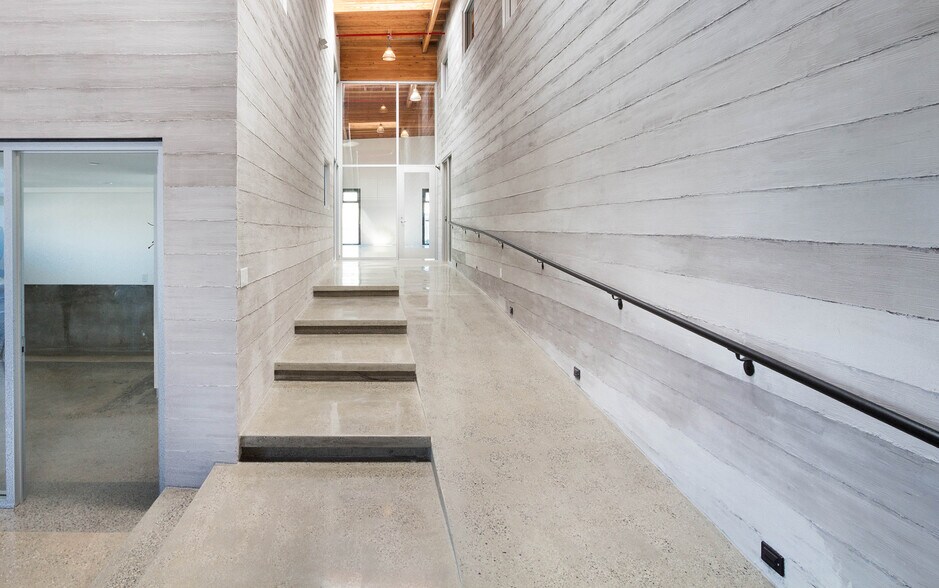 More Photos Of 610 E Franklin Ave, El Segundo Loft Creative Space For Lease