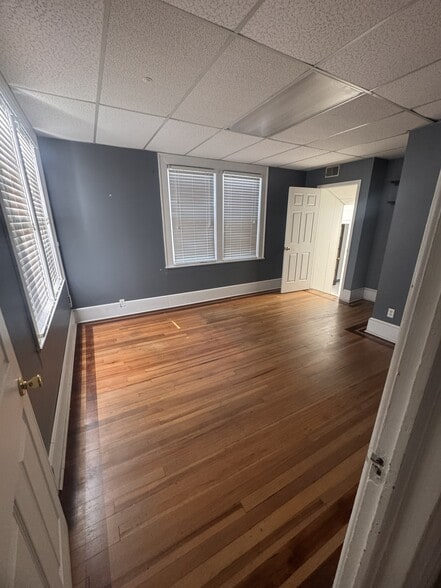 More Photos Of 1421 N Limestone St, Gaffney Office For Sale