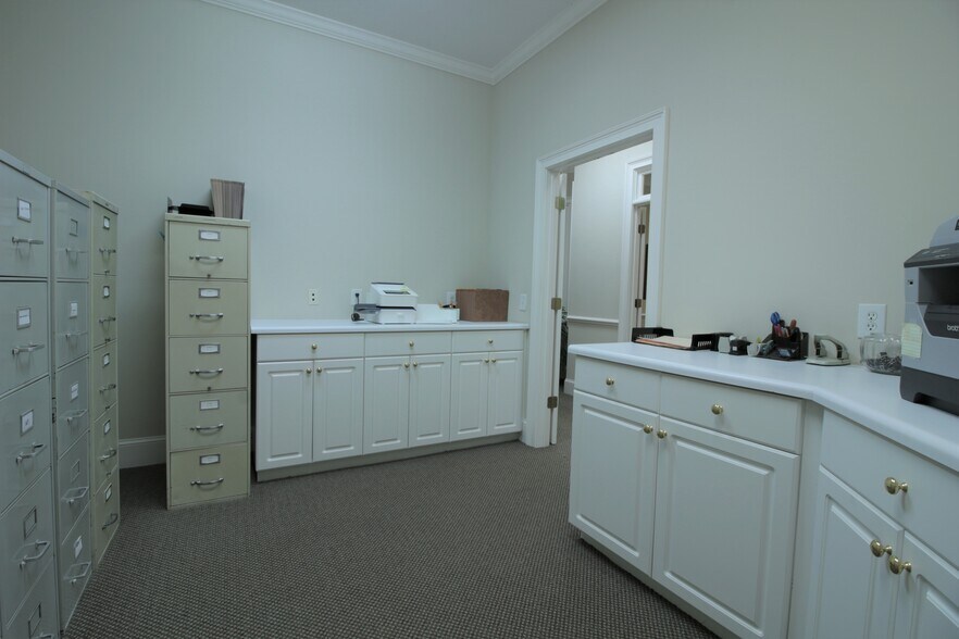 More Photos Of 3535 Roswell Rd, Marietta Office Residential For Lease