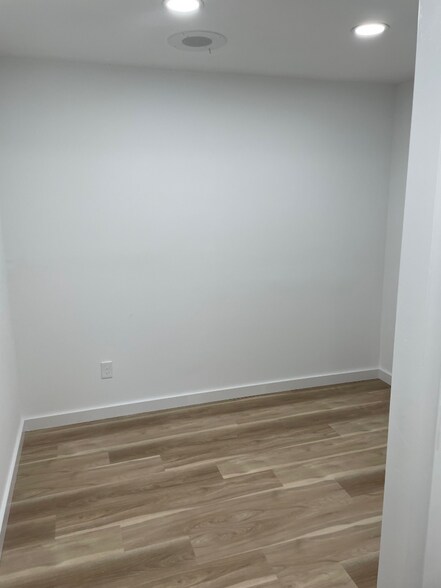 More Photos Of 4136 Bonney Rd, Virginia Beach Office For Lease