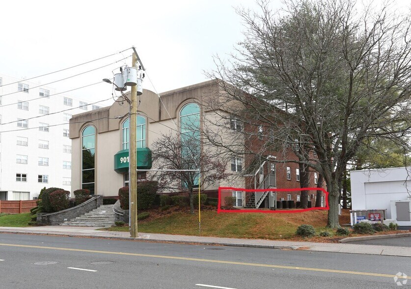 More Photos Of 901 Farmington Ave, West Hartford Medical For Lease