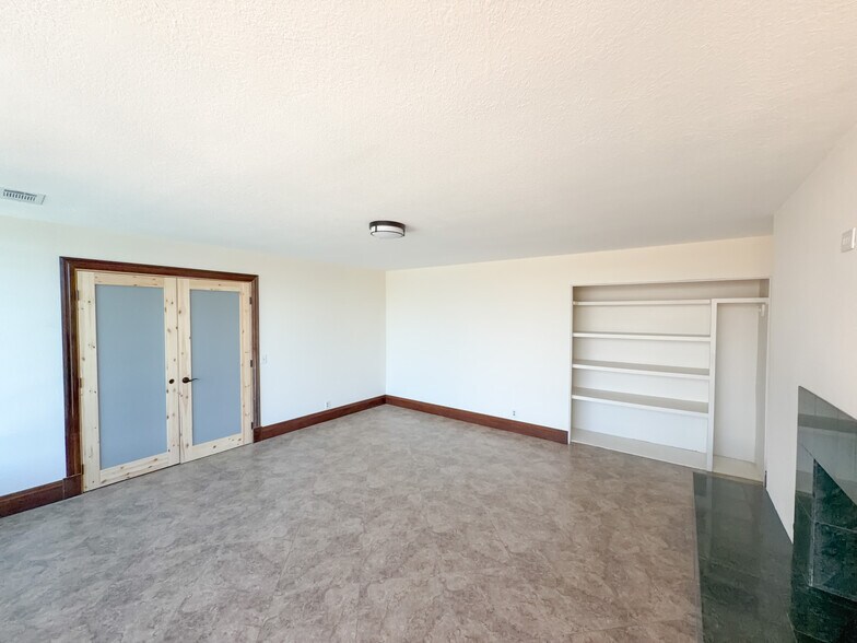 More Photos Of 10051 Mission Blvd, Jurupa Valley Contractor Storage Yard For Lease