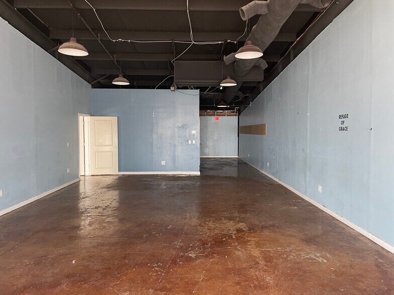 More Photos Of 182 Cornerstone Dr, Brunswick Showroom For Lease