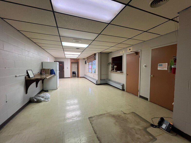 More Photos Of 1175 Bragg St, Honeoye Falls Warehouse For Sale