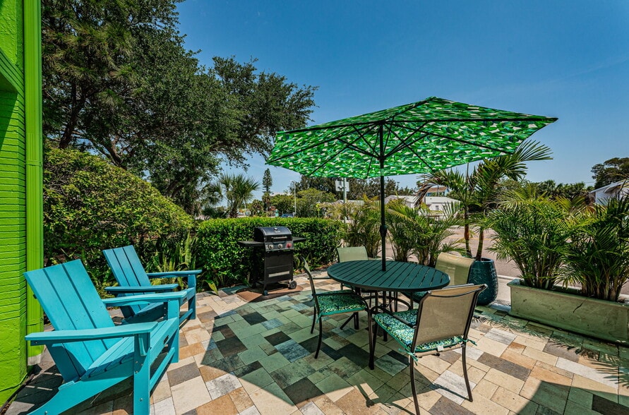 More Photos Of 12100 Gulf Blvd, Treasure Island Hotel For Sale