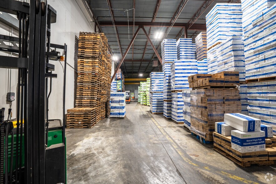 More Photos Of 10600 Corporate Dr, Stafford Warehouse For Lease