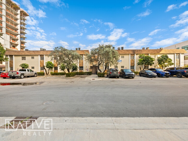 Primary Photo Of 610 NE 1st Ave, Fort Lauderdale Apartments For Sale