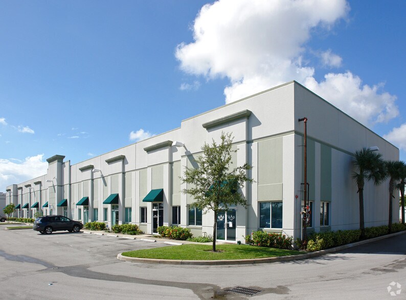 More Photos Of 2721-2737 NW 19th St, Pompano Beach Warehouse For Lease