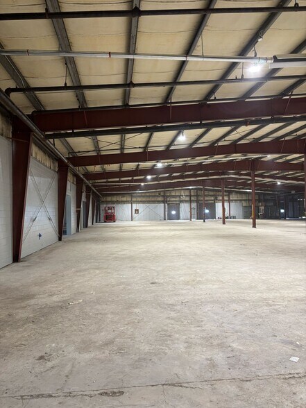 More Photos Of 6050 Don Murie St, Niagara Falls Warehouse For Lease