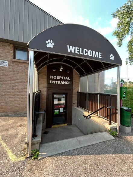 More Photos Of 620 Fanshawe Park Rd E, London Medical For Sale