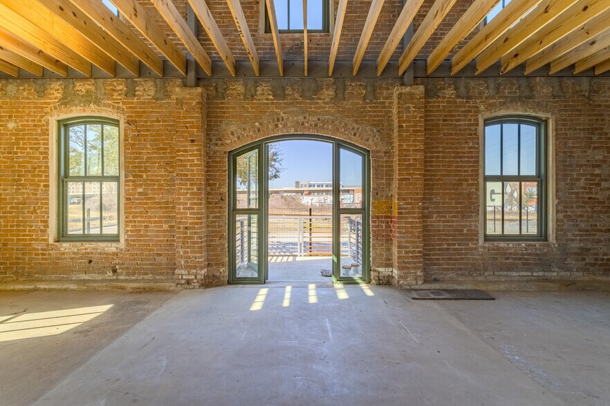 More Photos Of 2000 Nance St, Houston Loft Creative Space For Lease