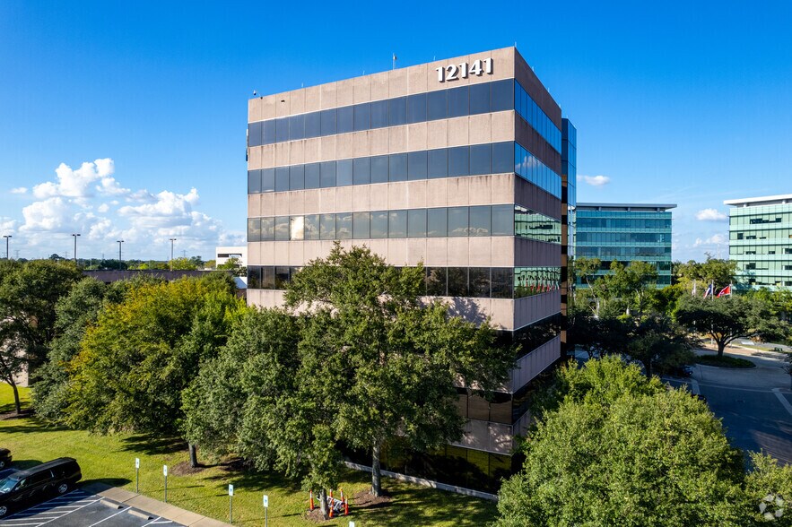 More Photos Of 12141 Wickchester Ln, Houston Office For Lease