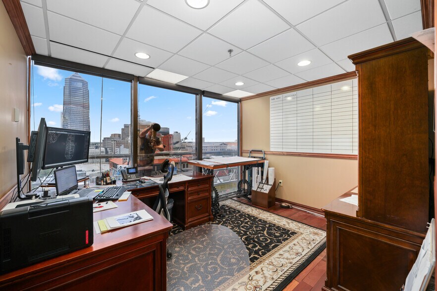 More Photos Of 233 E Bay St, Jacksonville Office For Sale